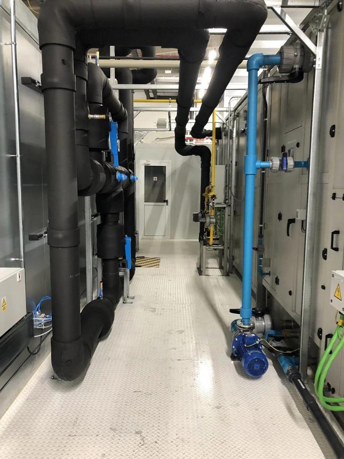 Unidad de tratamiento de aire de aporte para cabinas de pintura