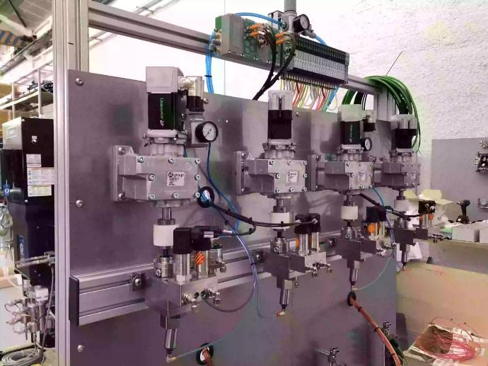 Módulo de mezcla y dosificación industrial para aplicación de pintura