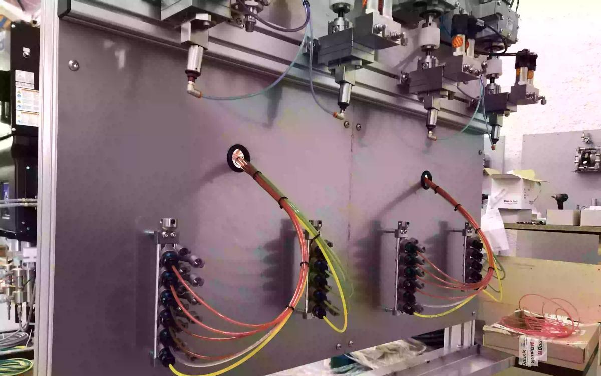 Sistema de cambio de color integrado en mezcladora de pintura industrial